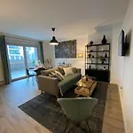 Apartment T3 Moderne - Proche Tram - Parking Prive *