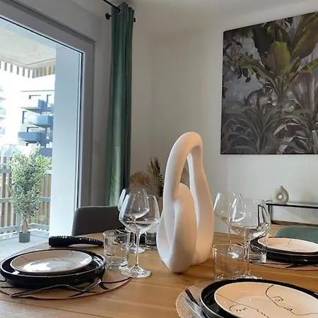 T3 Moderne - Proche Tram - Parking Prive *