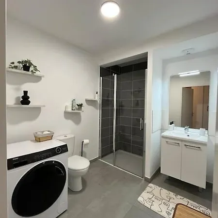 T3 Moderne - Proche Tram - Parking Privé