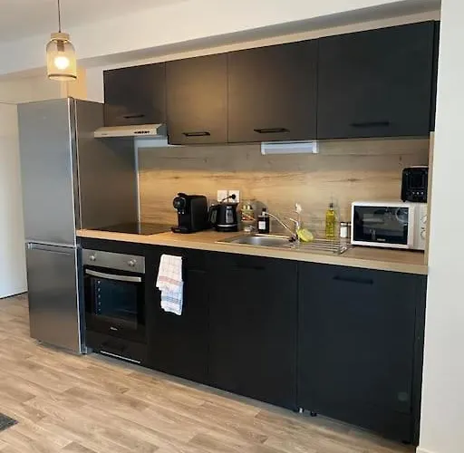 T3 Moderne - Proche Tram - Parking Prive Apartament